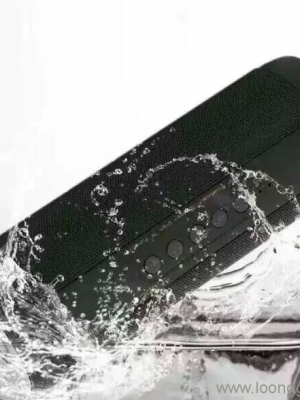 Waterproof Flashlight Bass Bluetooth Speaker - Image 3